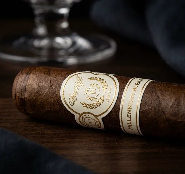 Capa do artigo: Análise: Davidoff Millennium Blend — Consistência e Luxo