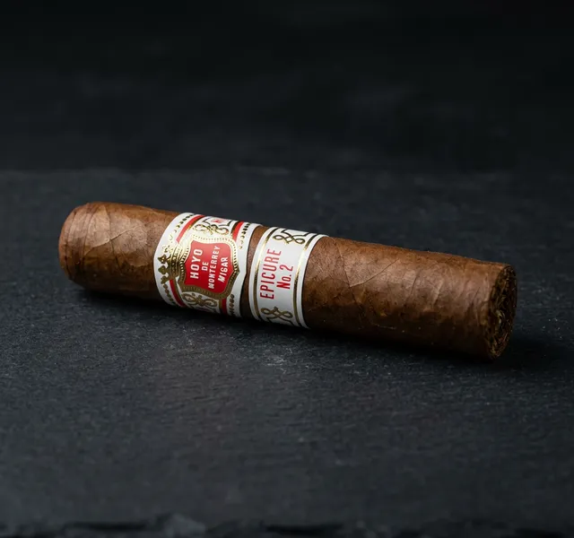 Capa do artigo: Hoyo de Monterrey Epicure No. 2: Elegância Clássica Cubana